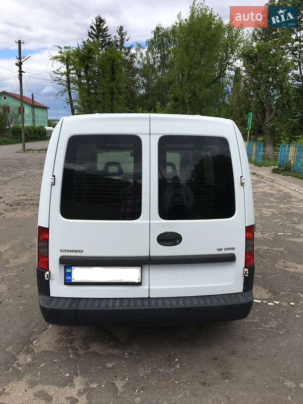 Минивэн Opel Combo 2005 в Золочеве
