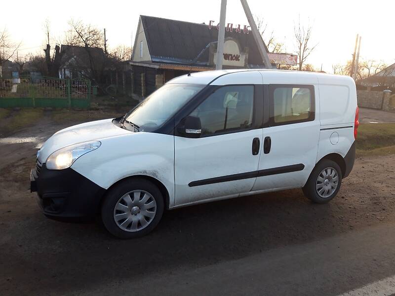 Вантажний фургон Opel Combo 2017 в Полтаві фото 2 Вантажний фургон Opel Combo 2017 в Полтаві