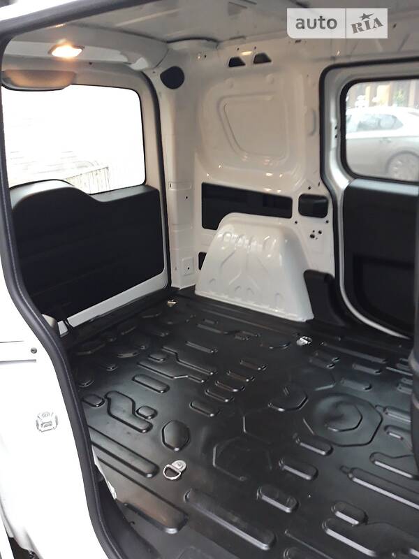 Вантажний фургон Opel Combo 2017 в Полтаві фото 6 Вантажний фургон Opel Combo 2017 в Полтаві