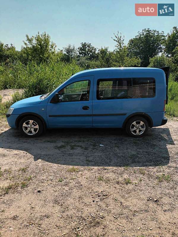 Минивэн Opel Combo 2003 в Славянске