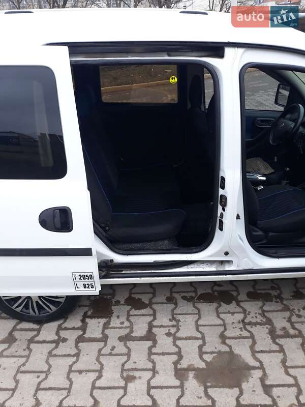 Минивэн Opel Combo 2007 в Черновцах