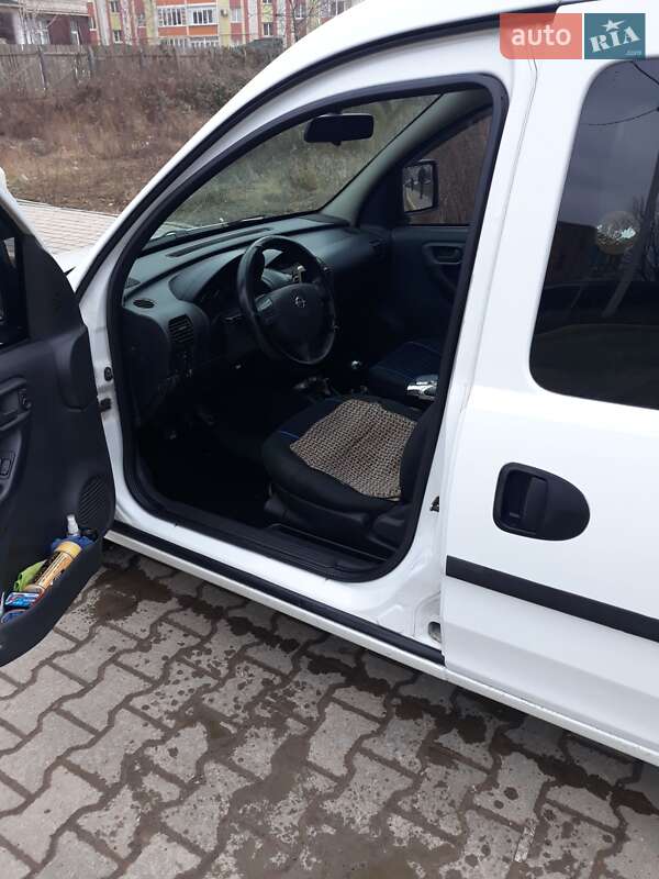 Минивэн Opel Combo 2007 в Черновцах