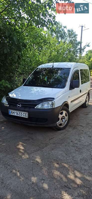 Минивэн Opel Combo 2009 в Овруче