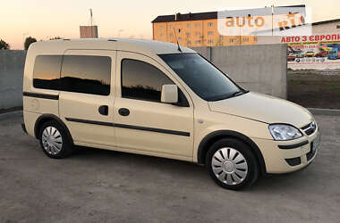 Минивэн Opel Combo 2008 в 