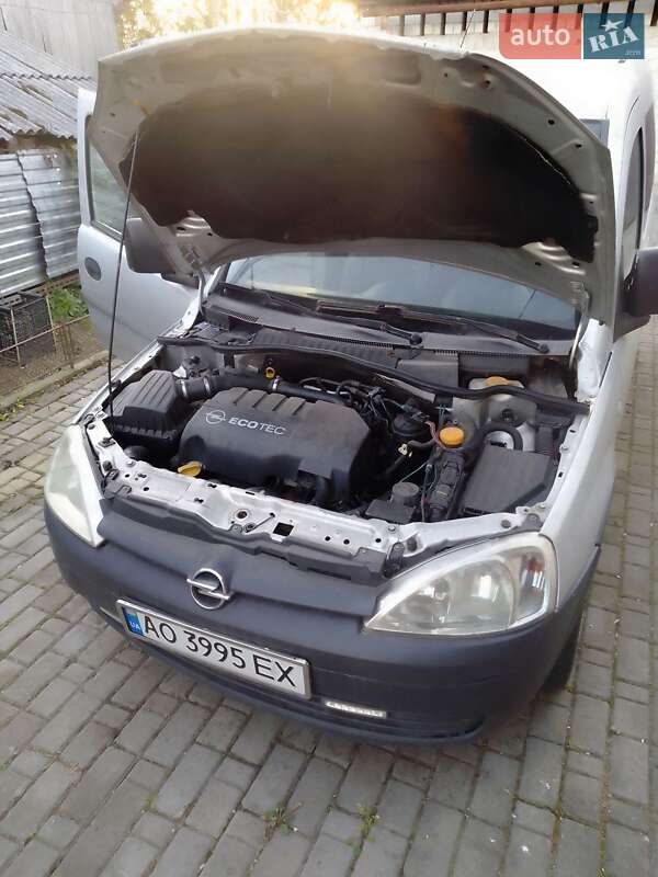 Минивэн Opel Combo 2006 в Мукачево