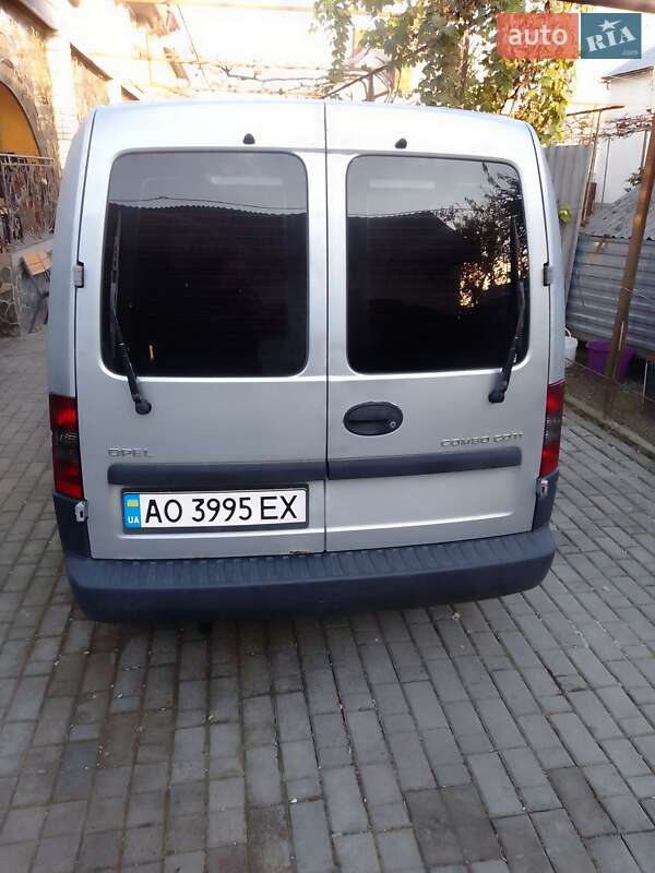 Минивэн Opel Combo 2006 в Мукачево