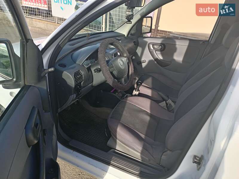 Минивэн Opel Combo 2003 в Ужгороде фото 17 Минивэн Opel Combo 2003 в Ужгороде