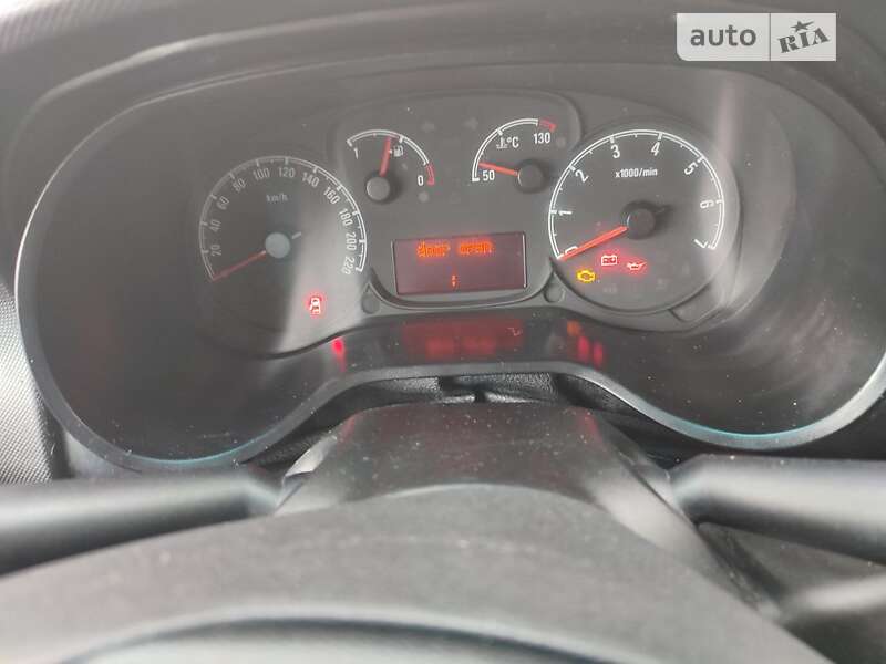 Вантажний фургон Opel Combo 2017 в Конотопі