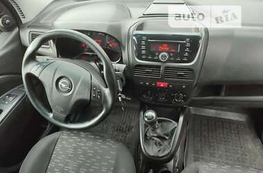 Вантажний фургон Opel Combo 2017 в Конотопі