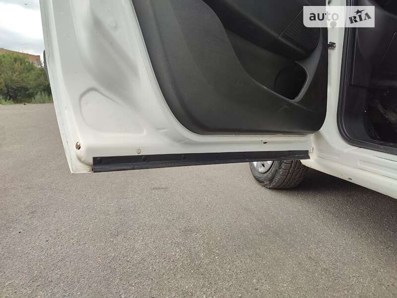 Вантажний фургон Opel Combo 2017 в Конотопі
