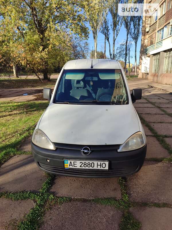 Грузовой фургон Opel Combo 2008 в Кривом Роге