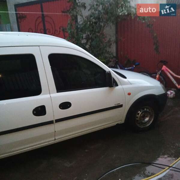 Мінівен Opel Combo 2002 в Ужгороді