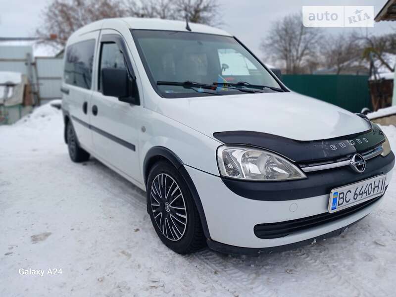 Мінівен Opel Combo 2006 в Бродах