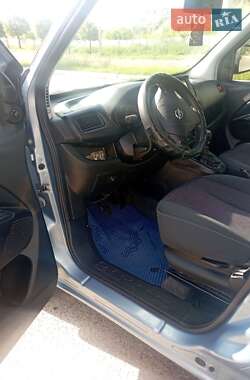 Минивэн Opel Combo 2011 в Черновцах