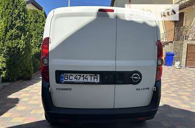 Вантажний фургон Opel Combo 2016 в Львові