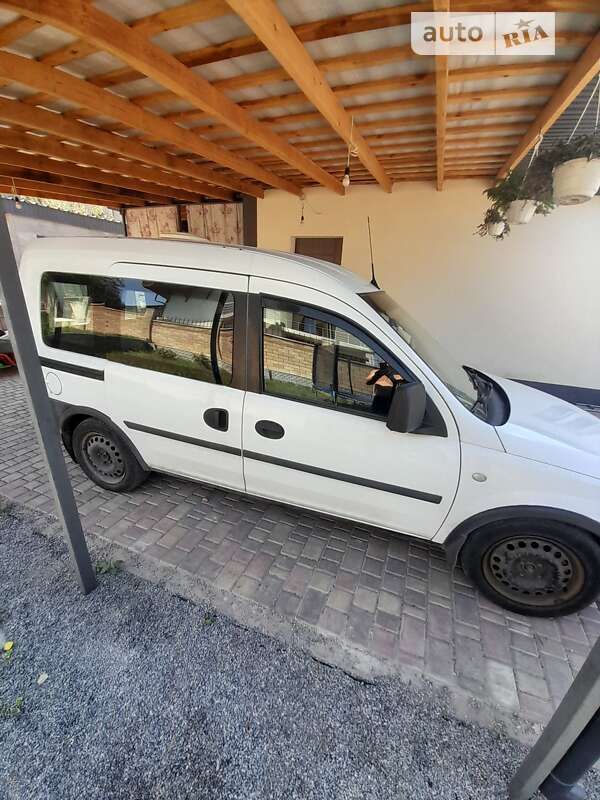 Мінівен Opel Combo 2008 в Дніпрі