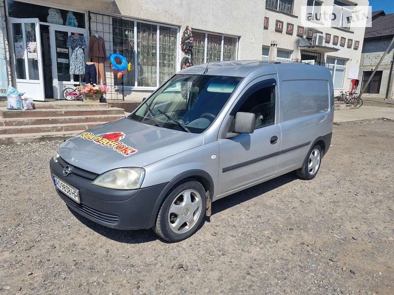 Вантажний фургон Opel Combo 2005 в Хусті