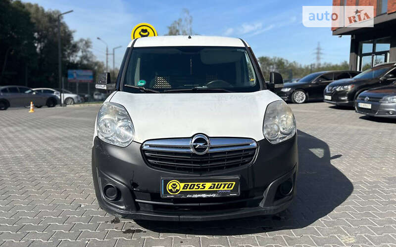 Вантажний фургон Opel Combo 2013 в Чернівцях