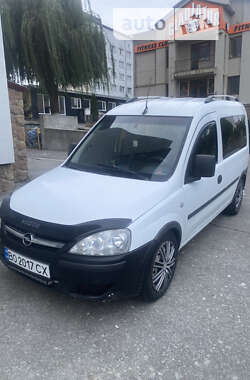 Минивэн Opel Combo 2010 в Бучаче