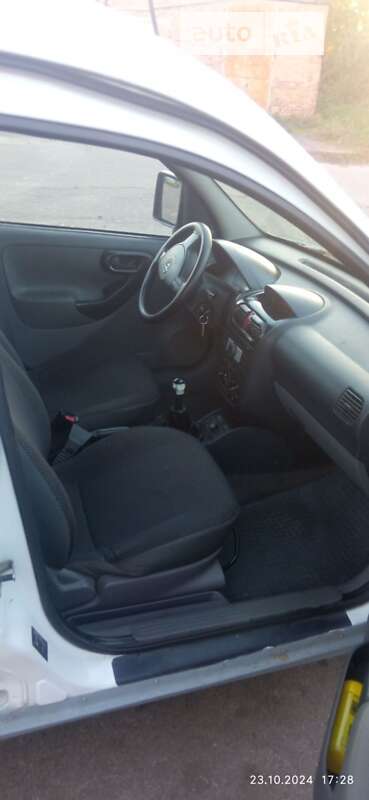 Минивэн Opel Combo 2005 в Остроге