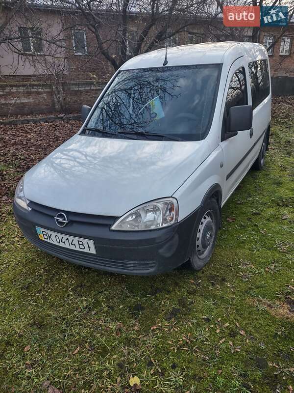 Минивэн Opel Combo 2010 в Ровно