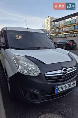 Вантажний фургон Opel Combo 2015 в Львові