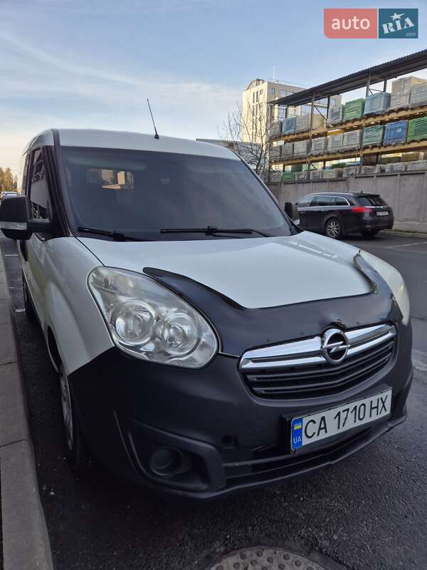 Грузовой фургон Opel Combo 2015 в Львове