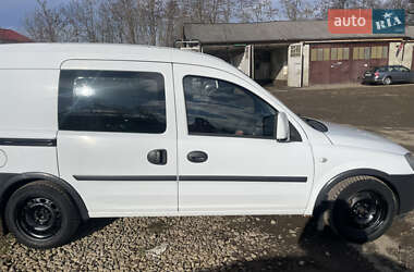 Мінівен Opel Combo 2009 в Брошневі-Облозі