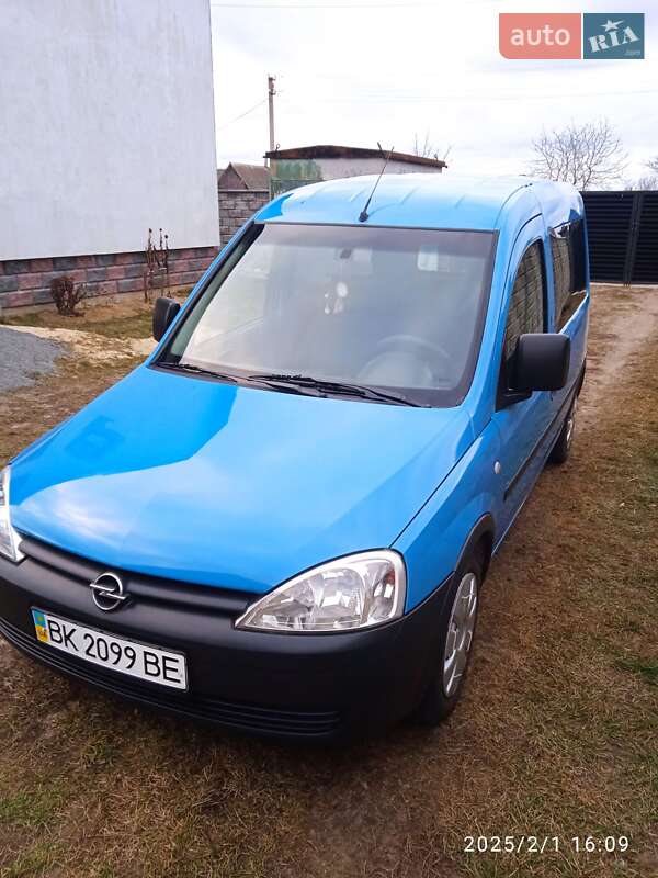 Минивэн Opel Combo 2003 в Березному