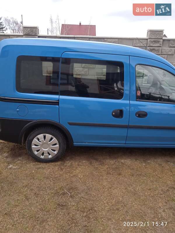 Минивэн Opel Combo 2003 в Березному