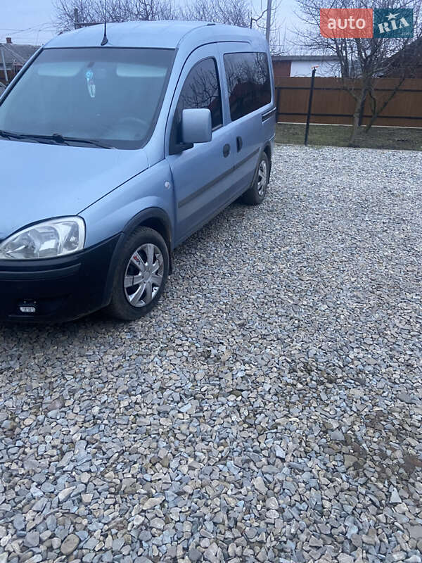 Минивэн Opel Combo 2006 в Заболотове