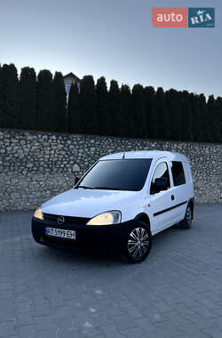 Вантажопасажирський фургон Opel Combo 2002 в Волочиську