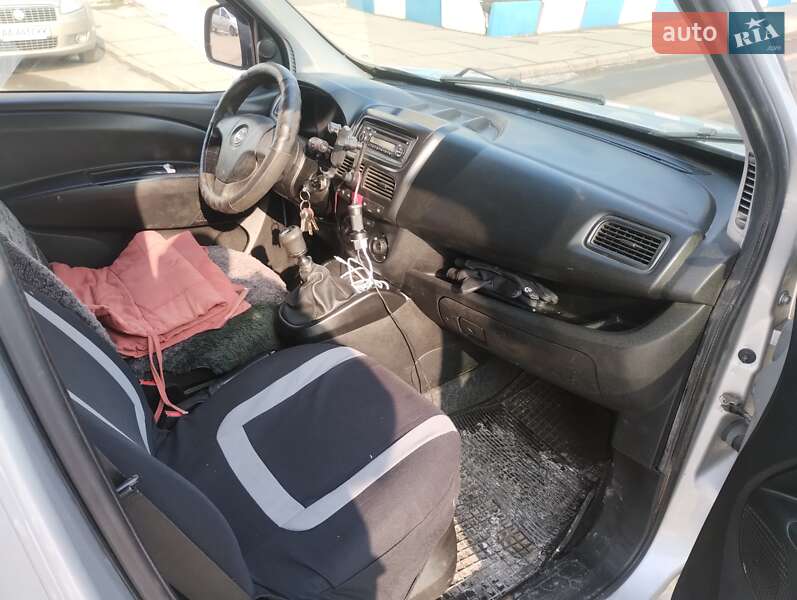 Мінівен Opel Combo 2015 в Києві