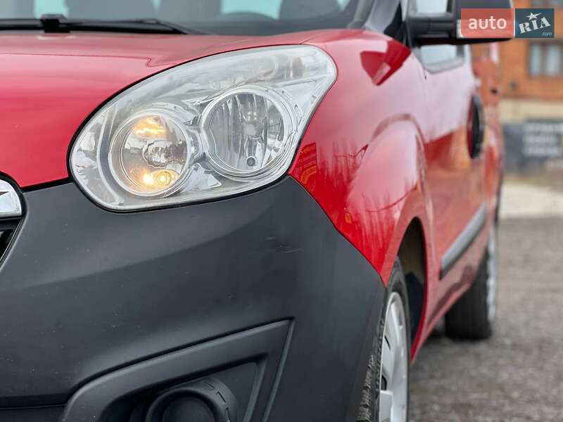 Минивэн Opel Combo 2017 в Ужгороде