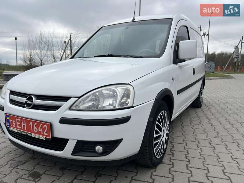 Грузовой фургон Opel Combo 2007 в Красилове