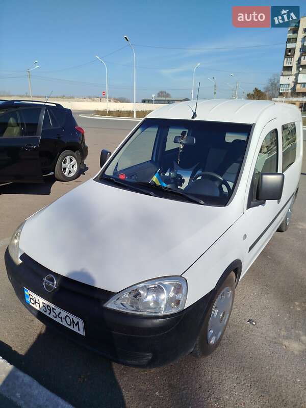 Минивэн Opel Combo 2006 в Измаиле