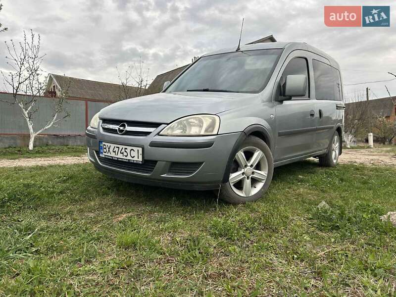 Минивэн Opel Combo 2010 в Каменец-Подольском