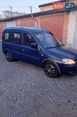 Минивэн Opel Combo 2004 в 