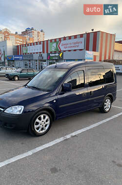 Минивэн Opel Combo 2010 в 