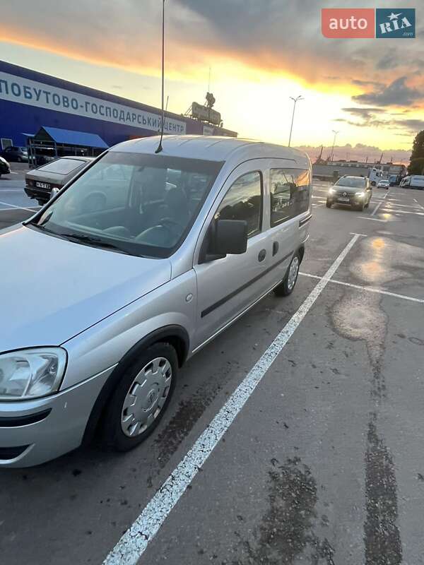 Минивэн Opel Combo 2010 в Житомире