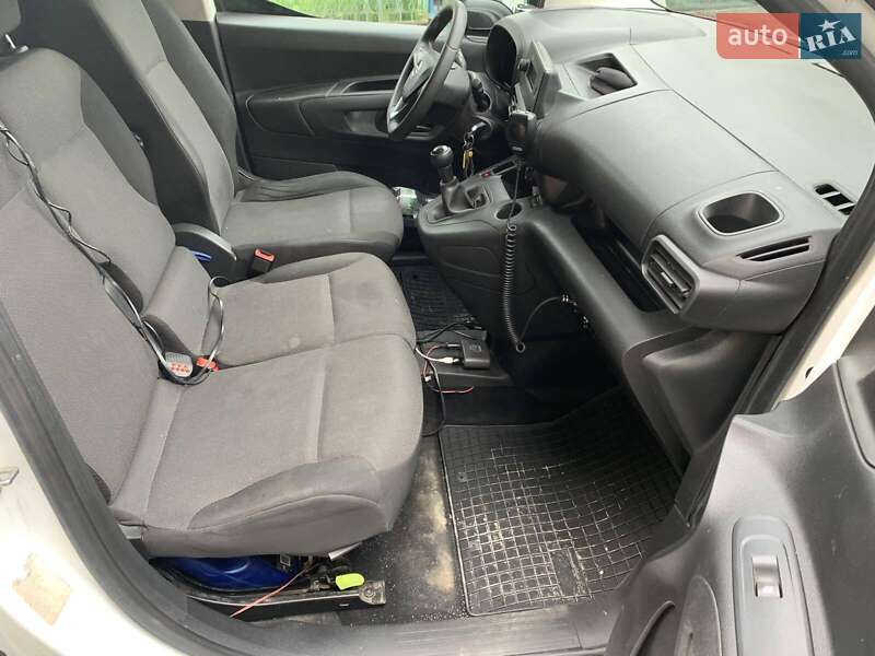 Грузовой фургон Opel Combo 2021 в Волочиске