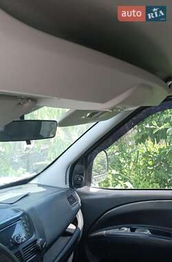 Грузовой фургон Opel Combo 2012 в 