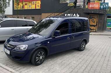 Минивэн Opel Combo 2004 в 
