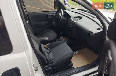 Минивэн Opel Combo 2005 в 