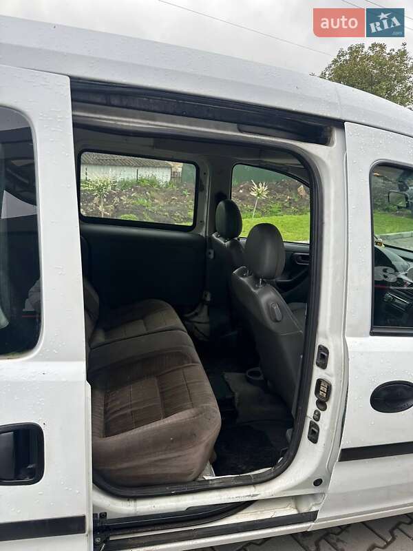 Минивэн Opel Combo 2003 в Шумске