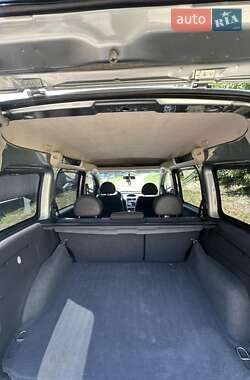 Минивэн Opel Combo 2010 в 