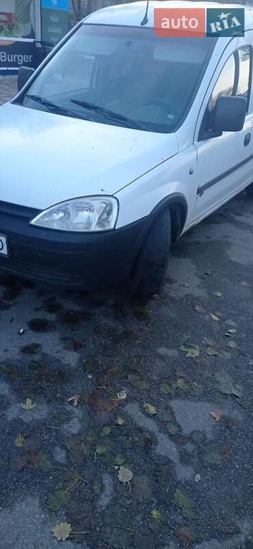 Минивэн Opel Combo 2005 в Ахтырке