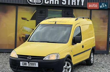 Грузовой фургон Opel Combo 2004 в Стрые
