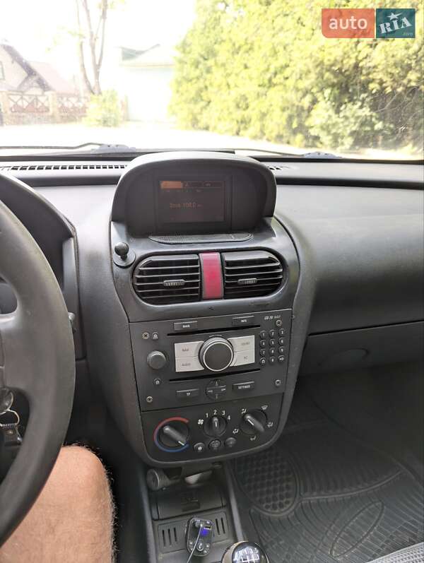 Мінівен Opel Combo 2006 в Брошневі-Облозі