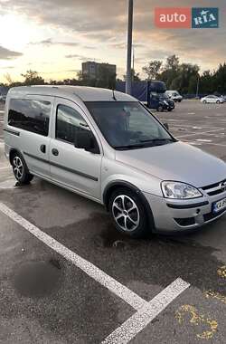Минивэн Opel Combo 2008 в Остроге